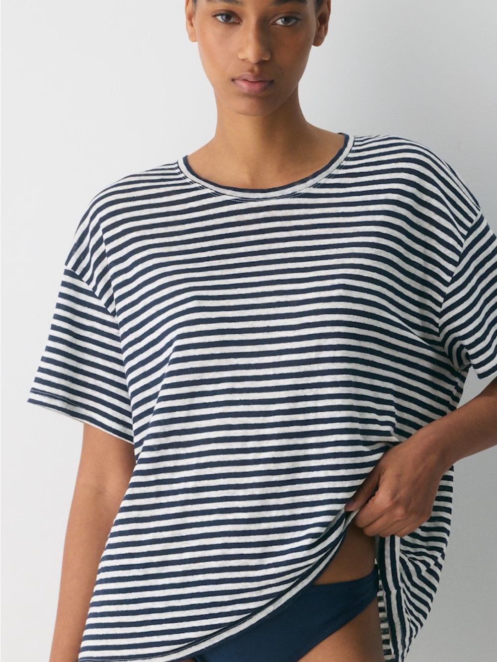 Aritzia Little moon Loom Linen Quay T shirt